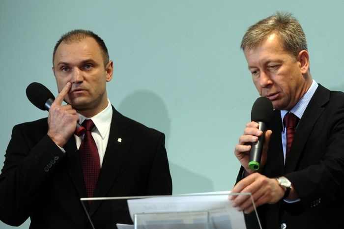 Ministr vnitra Ivan Langer (vlevo) a prezident České asociace pojišťoven (ČAP) Ladislav Bartoníček
