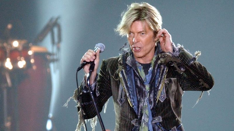 David Bowie na pražském koncertu v roce 2004