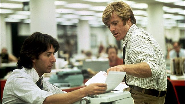 Dustin Hoffman a Robert Redford ve filmu Všichni prezidentovi muži (1976) jako novináři a strůjci slavné aféry Watergate.
