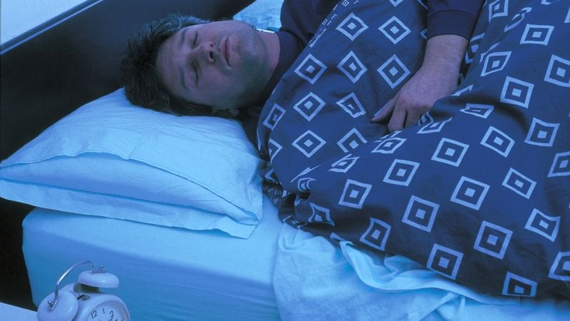 Muži trpící nespavostí podle odborníků žijí kratší život. 