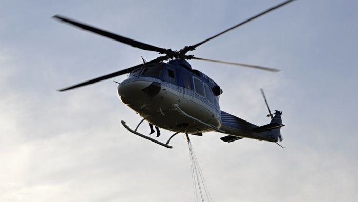 Hasičům při likvidaci požáru u Přemyslovic pomáhal i vrtulník s bambivakem.