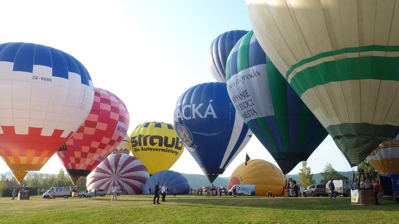 Letos se na bouzovské fiestě představilo 21 balónů z Česka a Slovenska. 