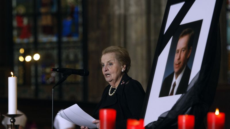 Málokdo byl více Čech než Václav Havel, ale hloubka jeho myšlenek promlouvala ke všem, uvedla ve svém projevu Madelaine Albrightová.