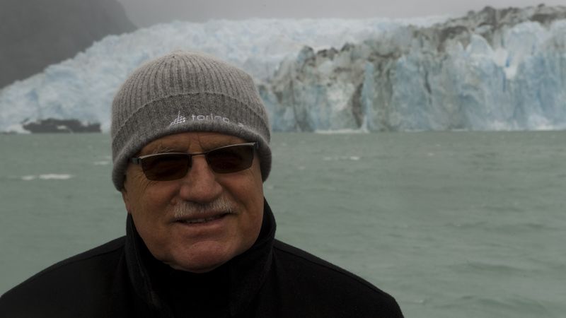 Václav Klaus u ledovce v Patagonii.