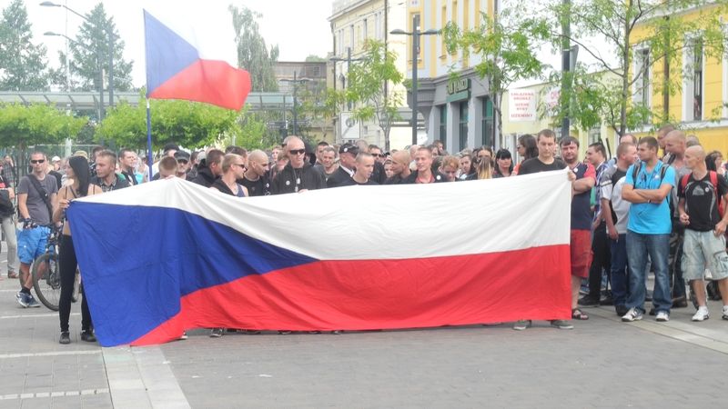 V Českých Budějovicích demonstrovaly desítky lidí.