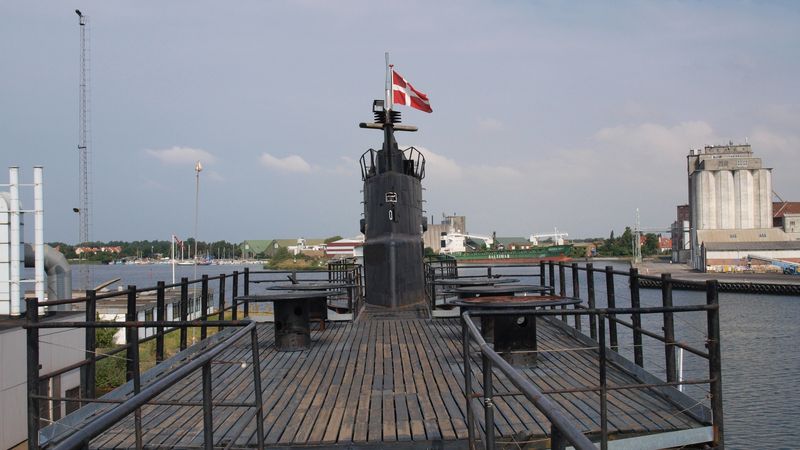 Na ruské ponorce U 359 vlaje dnes dánská vlajka. Dánsku ponorku daroval Michail Gorbačov.