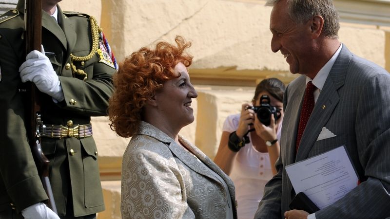 Premiér Mirek Topolánek s ministryní obrany Vlastou Parkanovou