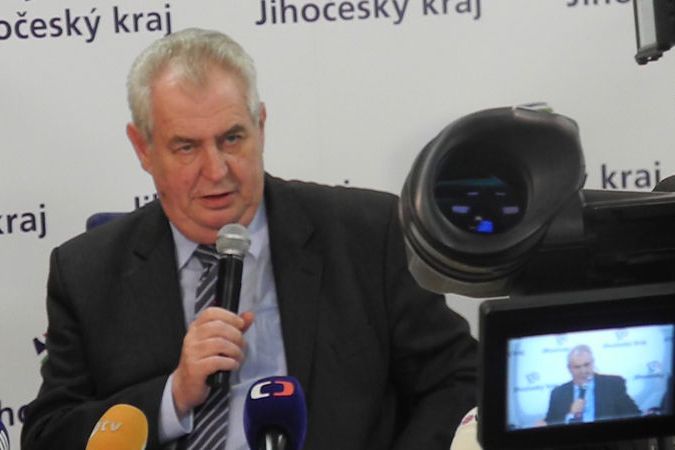 Miloš Zeman zváží pozvání ukrajinského prezidenta