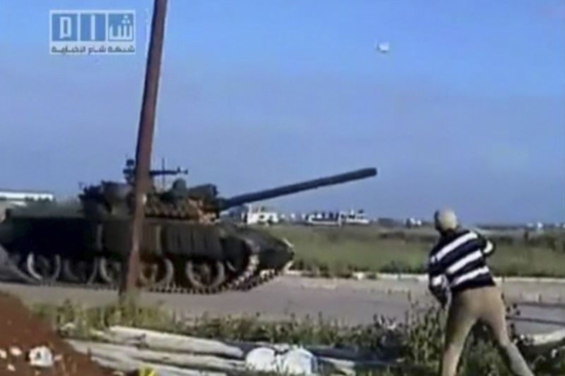 Tank na jihu Sýrie (obrázek z videa)