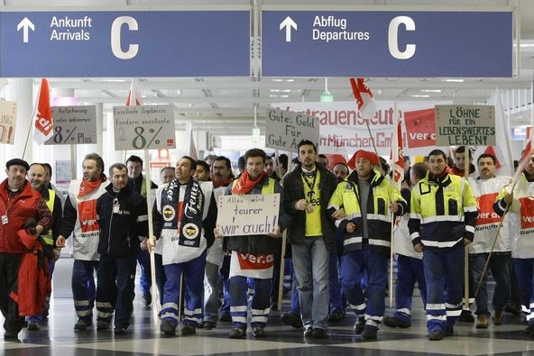 Stávka zaměstnanců letového provozu na letišti v Mnichově.