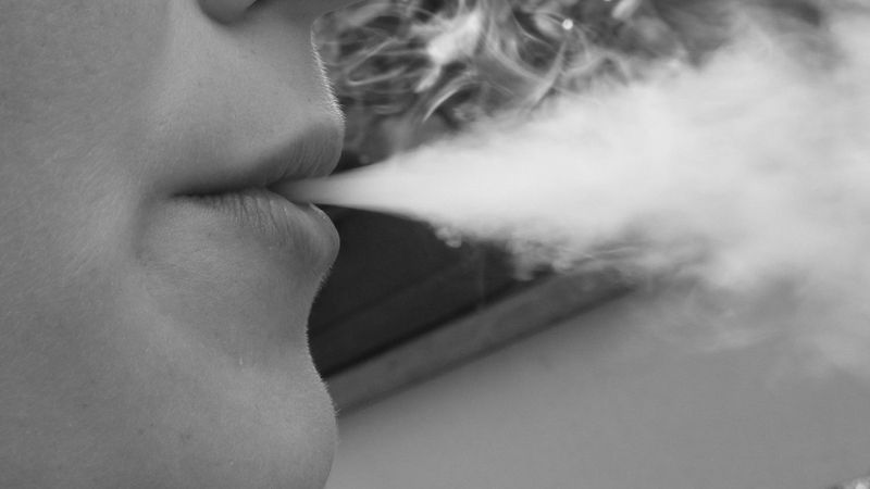 Špatný dech kuřáka nedokáže přejít až 70 procent lidí 