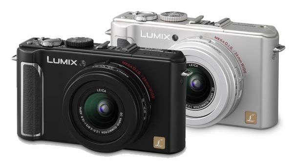 Panasonic LUMIX DMC-LX3 může mít buď tradiční černý háv nebo moderní světlý přeliv