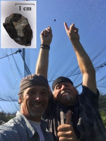 Dne 30. září Ralph Sporn a Martin Neuhofer nalezli další meteorit (M4) o hmotnosti 4.8 g východně od města Renchen, jak je zachycený v síti zakrývající jabloňový sad. Detail meteoritu je v obrázku.