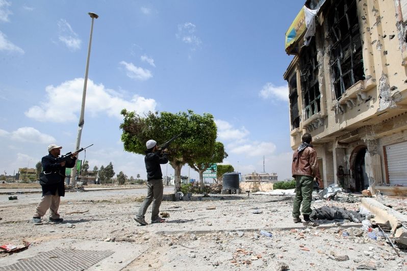 Ostřelovaná Tripoliská ulice v Misurátě