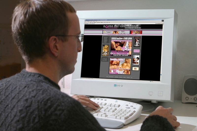 Sledování pornografie na internetu dělá z mužů impotenty, tvrdí studie.