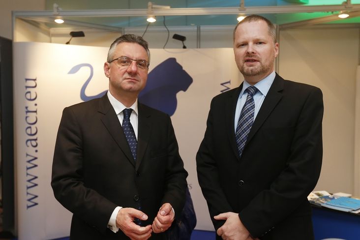 24. kongres ODS v Olomouci zvolil do čela strany Petra Fialu (vpravo), 1. místopředsedou pak europoslance Jana Zahradila.
