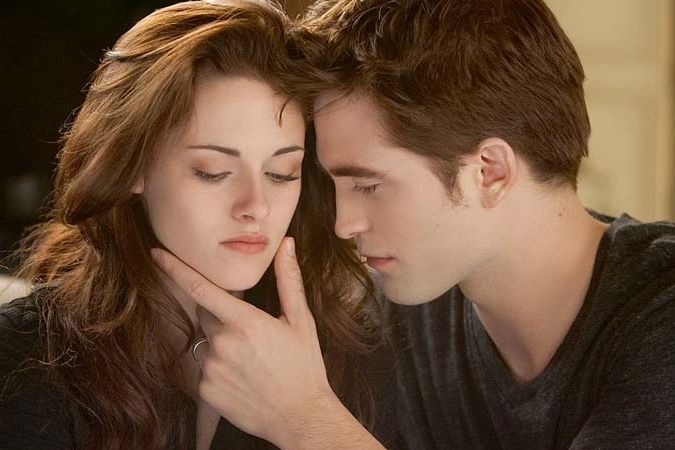 V Twilight sáze: Rozbřesk – část 2 se svým zatím jen filmovým manželem Robertem Pattinsonem.
