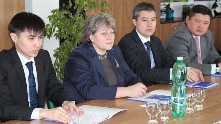 Západočeskou univerzitu v Plzni navštívila v pátek 7. března delegace z Kazachstánu.
