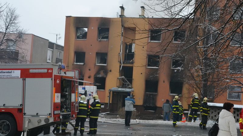 Panelový dům ve Frenštátě po výbuchu plynu.