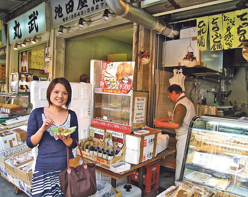 Kromě luxusních restaurací nabízejí fugu v Tokiu také pouliční stánky.