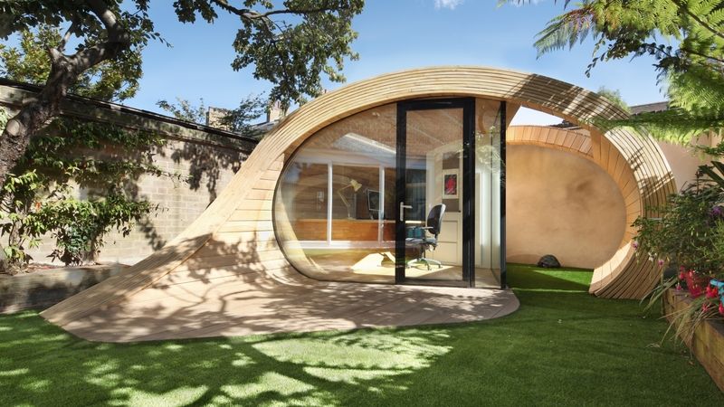 Tvar zahradní kanceláře je inspirovaný dřevěnou hoblinou.