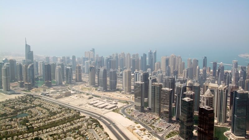 Středoškolačka spáchala sebevraždu skokem ze 17. patra výškové budovy v Dubaji.
