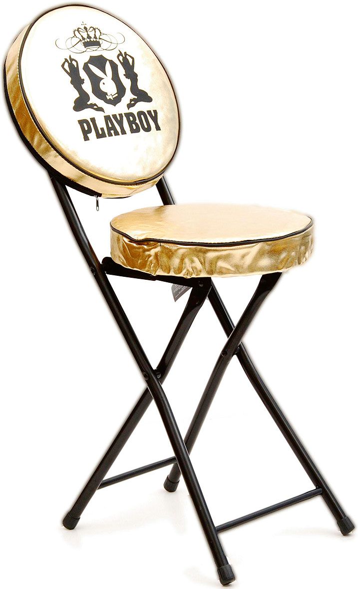 Zlatá židle Playboy je vtipným doplňkem do interiéru mladého muže. Židle je vysoká 80 cm. Sedák má průměr 30 cm. Výška sedáku je 50 cm. Cena 1200 Kč.