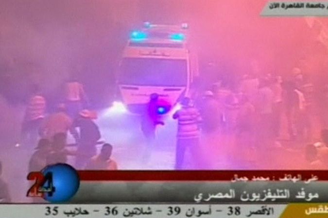 BEZ KOMENTÁŘE: Při potyčkách u univerzity v Káhiře zemřelo 16 lidí