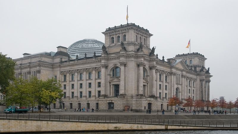 V budově Říšského sněmu v Berlíně se v dnešních dnech nachází sídlo spolkového sněmu.