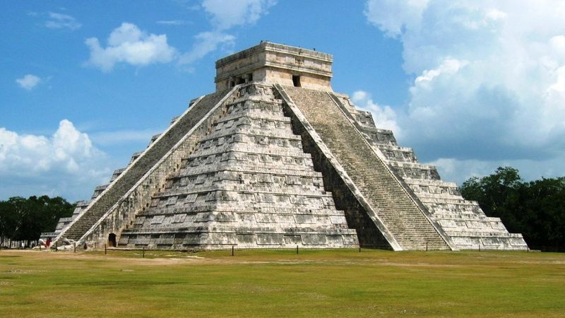 Zažijte na vlastní kůži mystickou atmosféru Chichén Itzá.