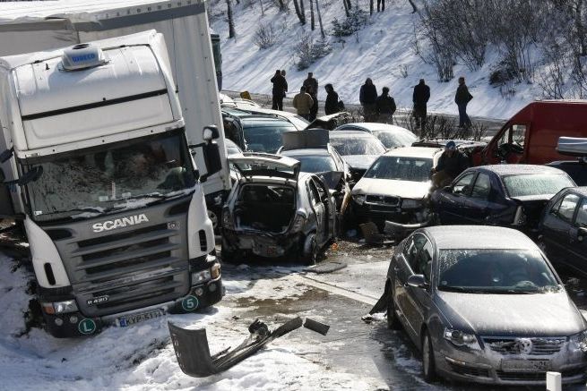Hromadná nehoda se stala na stém kilometru dálnice D1 nedaleko obce Skorkov na Jihlavsku.
