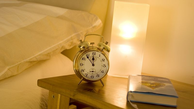 I sebevíc tlumené světlo má při spánku negativní vliv na strukturu mozku. 