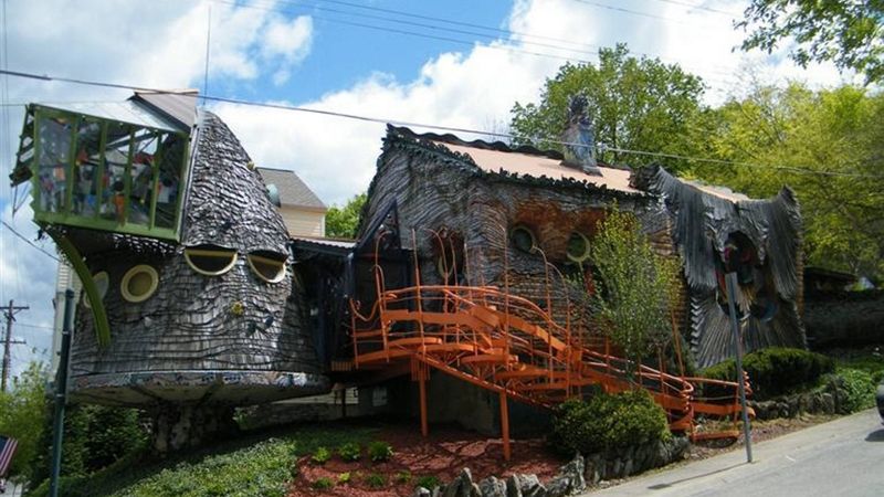 Mushroom house v Cincinnati by mohl směle konkurovat obydlí nějaké zlé pohádkové čarodějnice. 