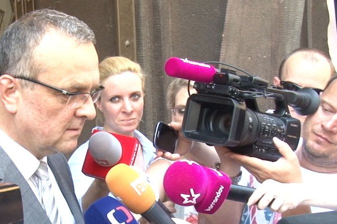 Ministr financí Miroslav Kalousek po výpovědi na policii
