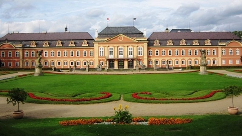 Také v nové sezóně se návštěva zámku Dobříš neobejde bez lákavých akcí.