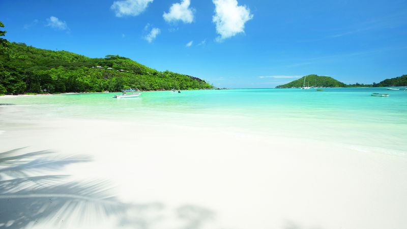 Na Seychelách je krásně. Možná i proto zdejší vláda omezuje počet turistů, kteří dorazí.