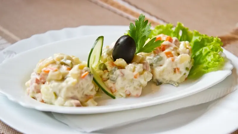 Stedrovecerni Bramborovy Salat Na Nekolik Zpusobu Novinky Cz