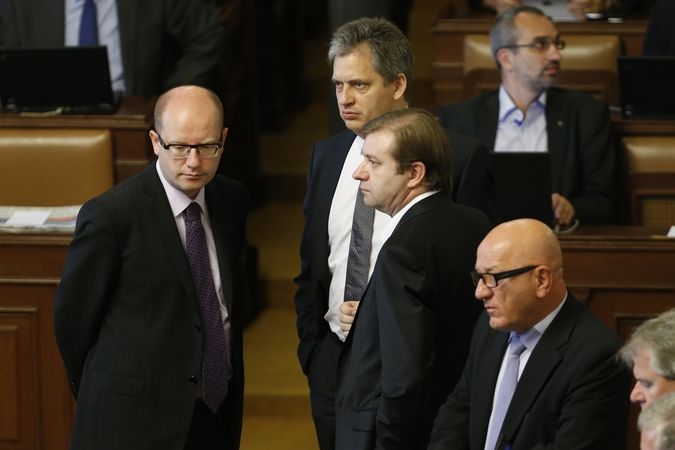 Poslanci ČSSD ve Sněmovně. Na snímku zleva Bohuslav Sobotka, Jiří Dienstbier a Roman Sklenák