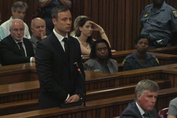 Oscar Pistorius si rozsudek vyslechl v klidu a bez emocí