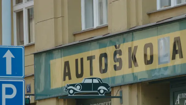 Zkusebni Komisar Tak Dlouho Cachroval S Ridicaky Az Prisel O Misto Novinky Cz