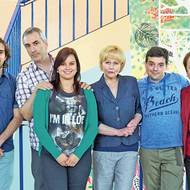 V seriálu Ulice (třetí zleva) se svými kolegy. Zleva: Matouš Ruml, Petr Vacek, Patricie, Lucie Juřičková, Filip Rajmont a Hana Maciuchová.