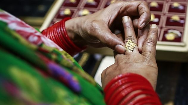 Indka se provdala sama za sebe. Ilustrační foto