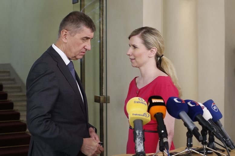 Ministr financí Andrej Babiš a ministryně školství Kateřina Valachová