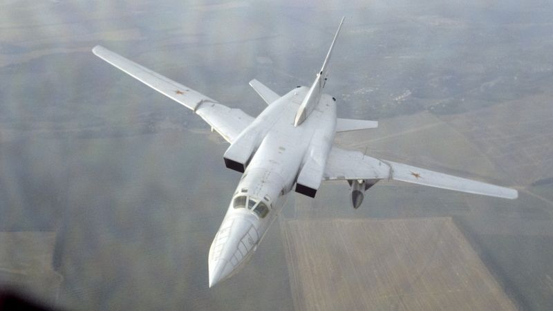 Tu-22M na archivním snímku