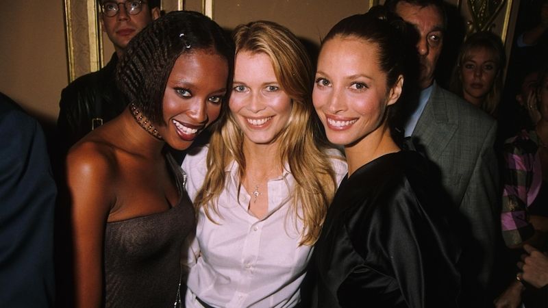 Jak šel čas se světoznámými supermodelkami? Na fotce Naomi Campbellová, Claudia Schifferová a Christy Turlingtonová. Od dob své největší slávy se vzhledem příliš nezměnily. 