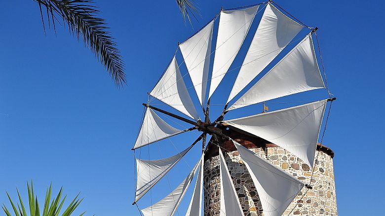 Dodnes funkční větrný mlýn v Antimachii namele až 800 kg mouky za den
