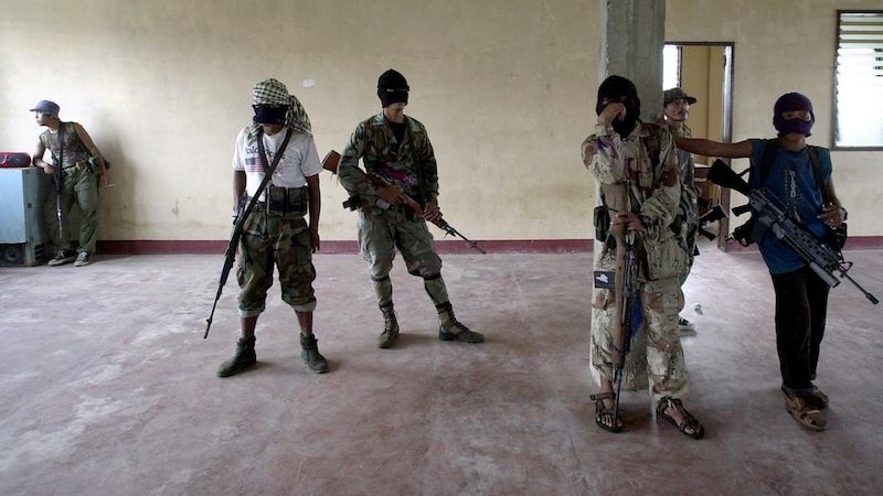 Členové povstalecké skupiny Abu Sayyafa