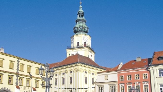 Olomoucké arcibiskupství chce zámek opravovat a žádá evropské dotace.
