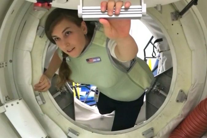 BEZ KOMENTÁŘE: Izraelci vyvíjejí vesty, které budou chránit astronauty před smrtícími slunečními částicemi