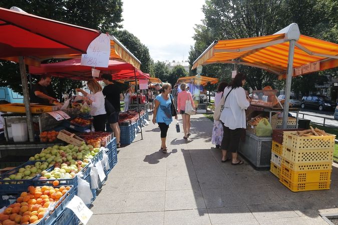 Farmářské trhy na Tylově náměstí v Praze na snímku z 23. července 2014.